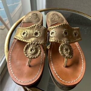 Jack Rogers Sandals Women’s 7 Gold Shimmer Medallion